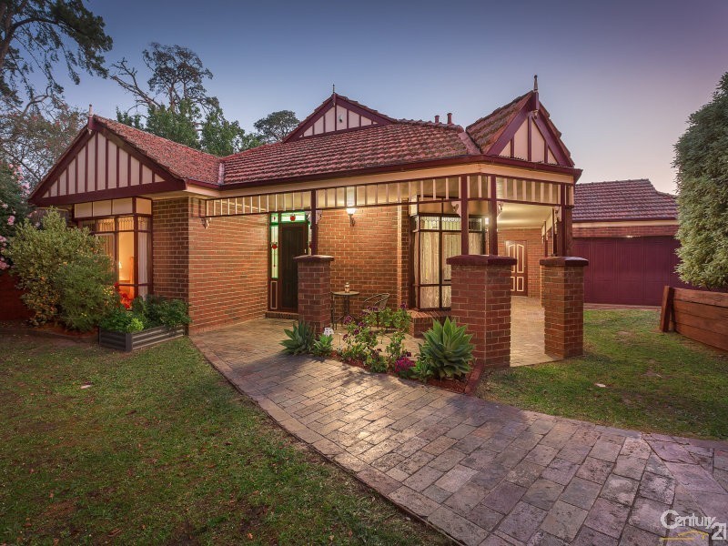 1 Clover Close, Berwick VIC 3806