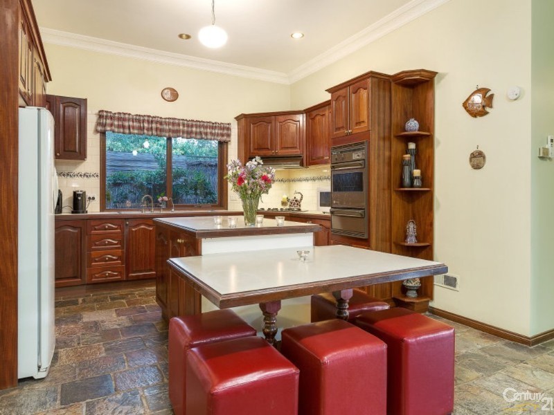 1 Clover Close, Berwick VIC 3806