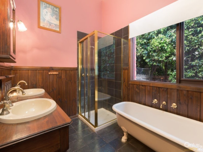 1 Clover Close, Berwick VIC 3806