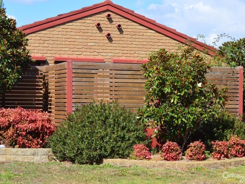 8 Wycombe Rise, Hampton Park VIC 3976