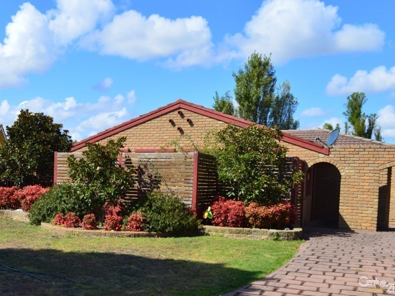 8 Wycombe Rise, Hampton Park VIC 3976