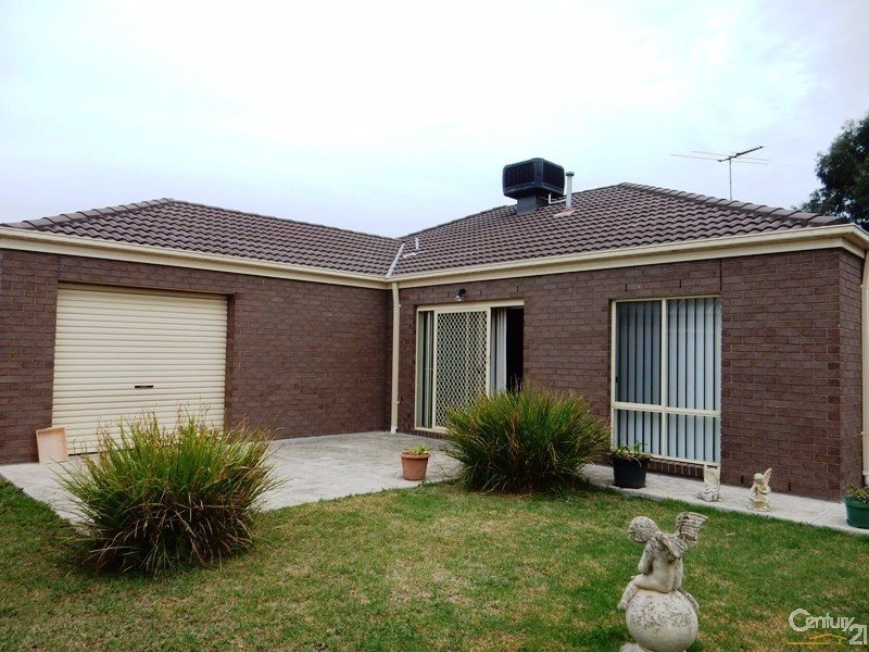26 Hal Porter Terrace, Lynbrook VIC 3975
