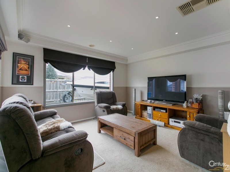 12 Mallett Grove, Lyndhurst VIC 3975