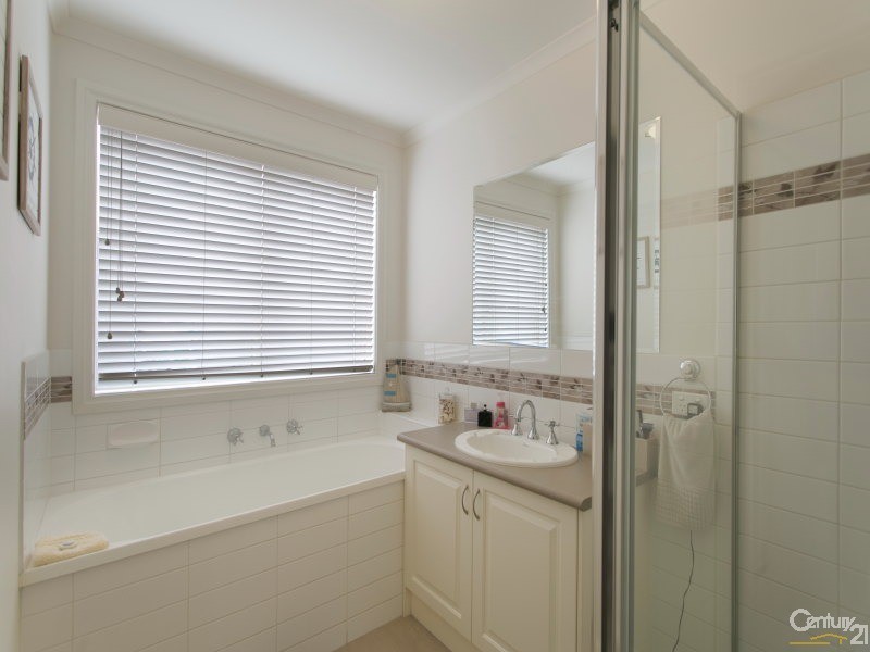 12 Mallett Grove, Lyndhurst VIC 3975