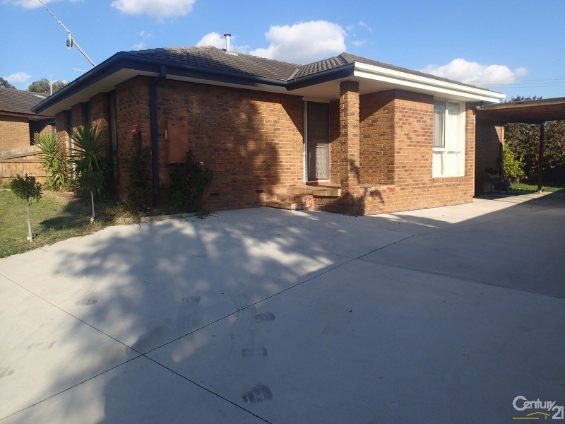 8 Pitman Court,, Hampton Park VIC 3976