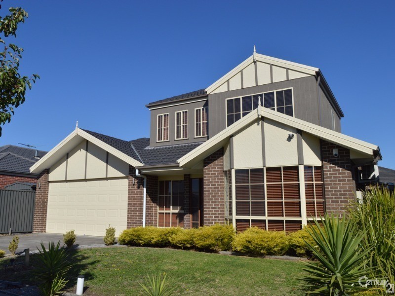 17 Parmentier Way, Pakenham VIC 3810