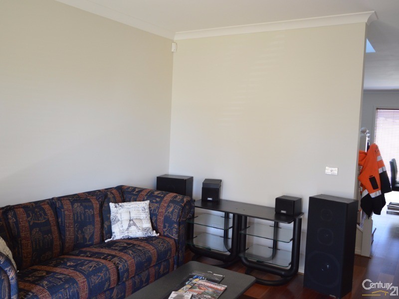 17 Parmentier Way, Pakenham VIC 3810