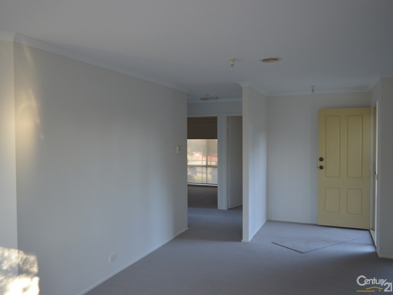 18 Dutton Close, Lynbrook VIC 3975