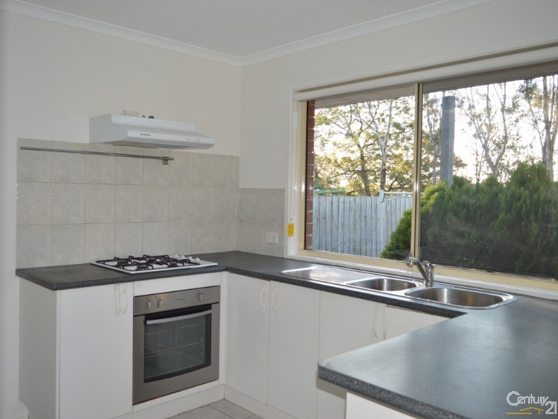 18 Dutton Close, Lynbrook VIC 3975