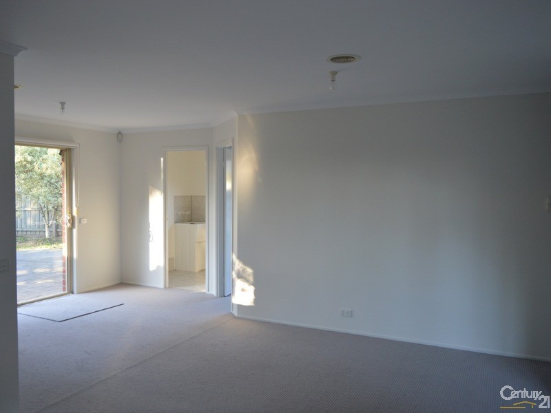 18 Dutton Close, Lynbrook VIC 3975