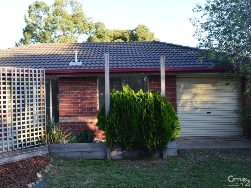 18 Dutton Close, Lynbrook VIC 3975