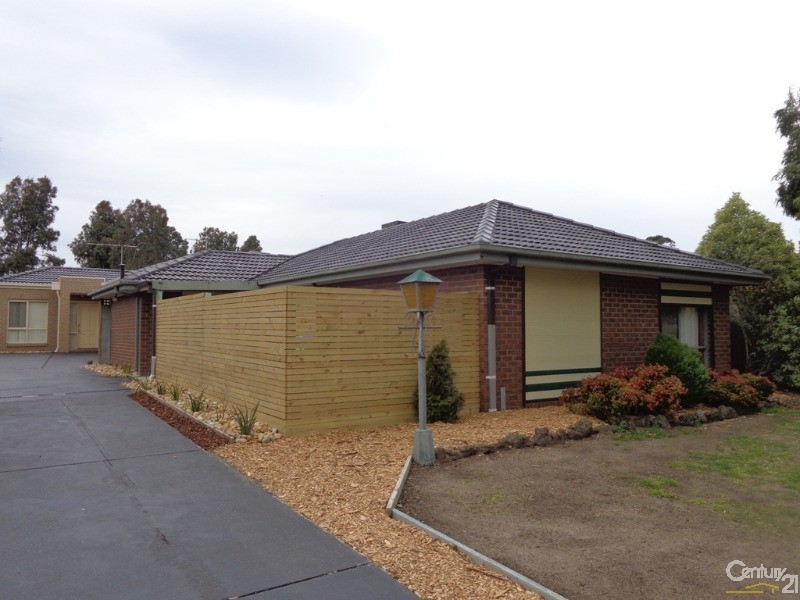 1/6 Gray Street, Cranbourne North VIC 3977