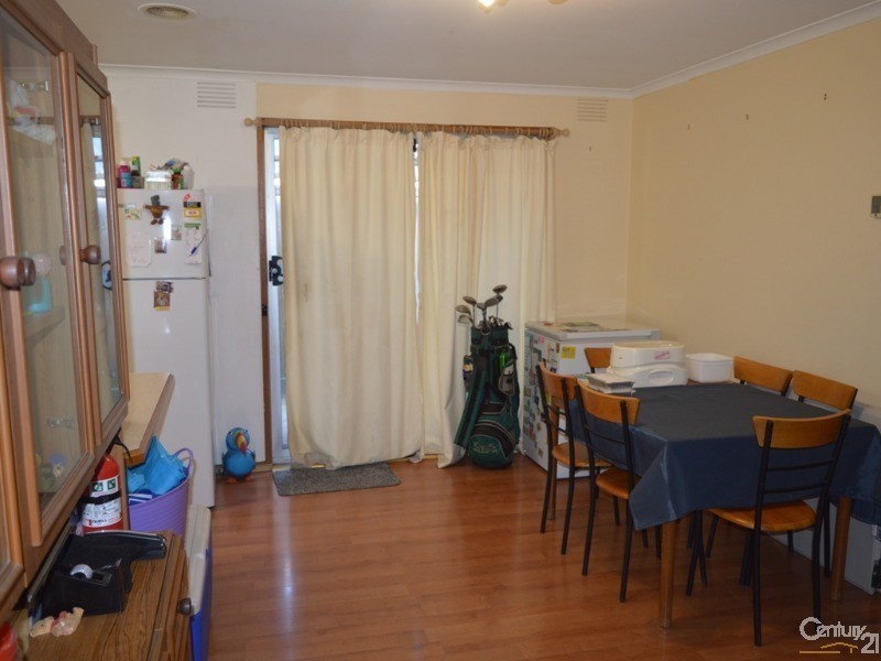 1/6 Gray Street, Cranbourne North VIC 3977