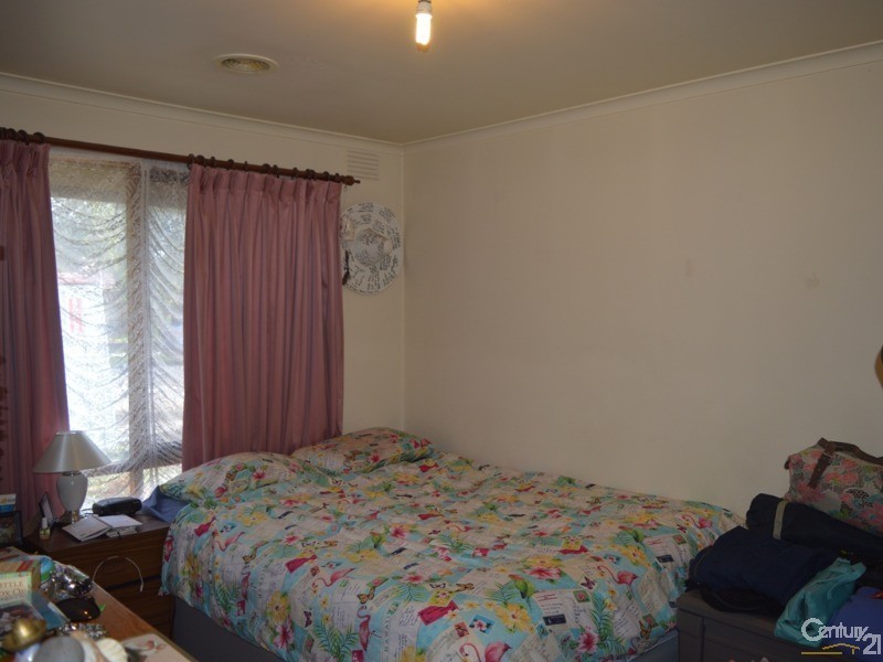 1/6 Gray Street, Cranbourne North VIC 3977