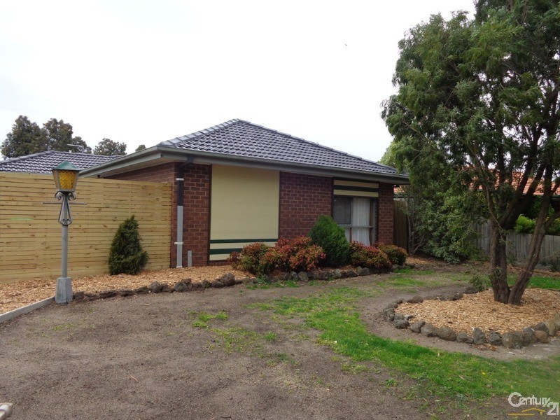 1/6 Gray Street, Cranbourne North VIC 3977