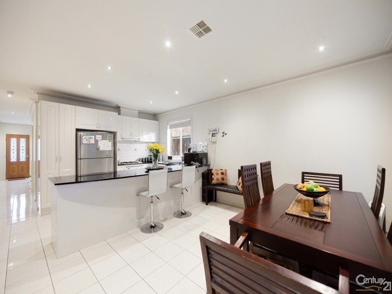 10 Tegans Close, Hallam VIC 3803