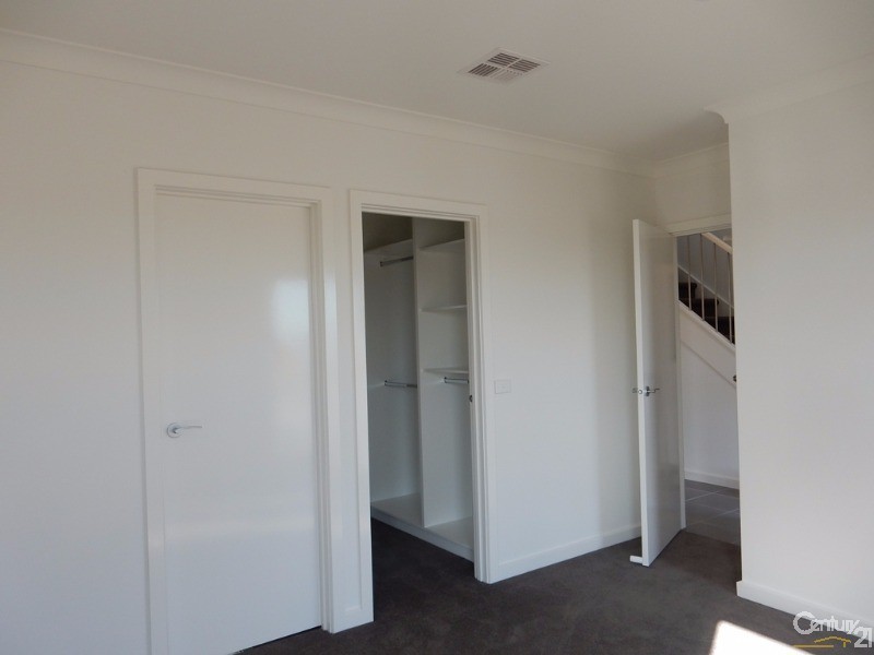 20 Banjo Circuit, Lynbrook VIC 3975