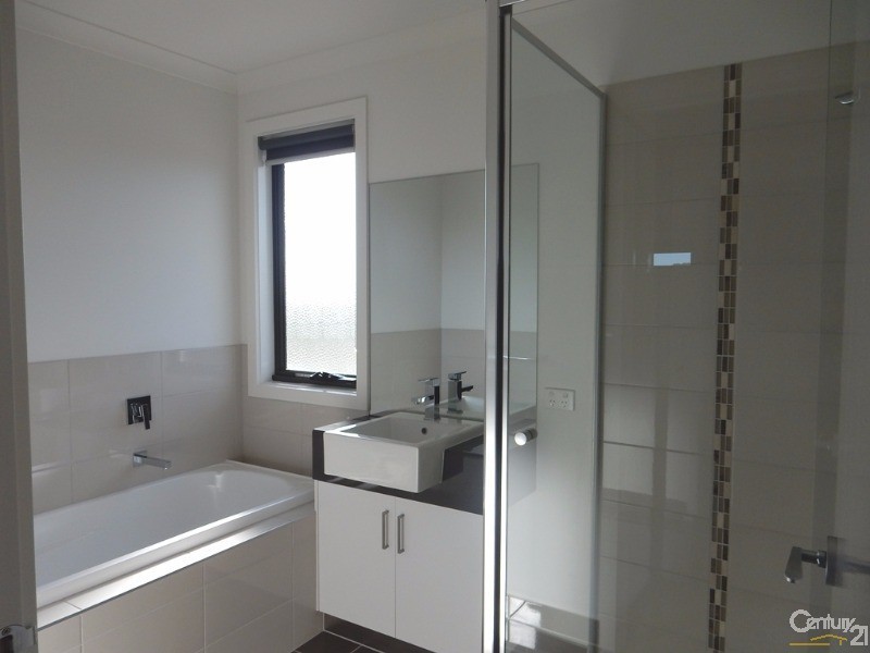 20 Banjo Circuit, Lynbrook VIC 3975