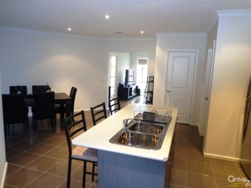 6 Rahni Close, Narre Warren VIC 3805