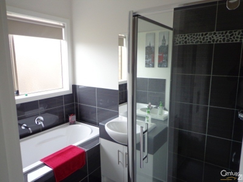 6 Rahni Close, Narre Warren VIC 3805