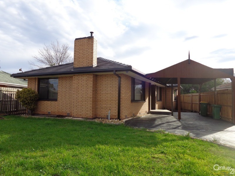 7 Charles Street, Pakenham VIC 3810