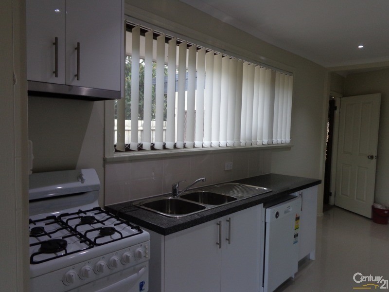 7 Charles Street, Pakenham VIC 3810