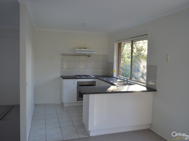 18 Dutton Close, Lynbrook VIC 3975