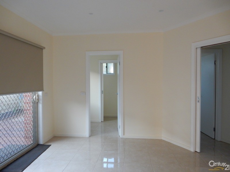 2 Strong Drive, Hampton Park VIC 3976
