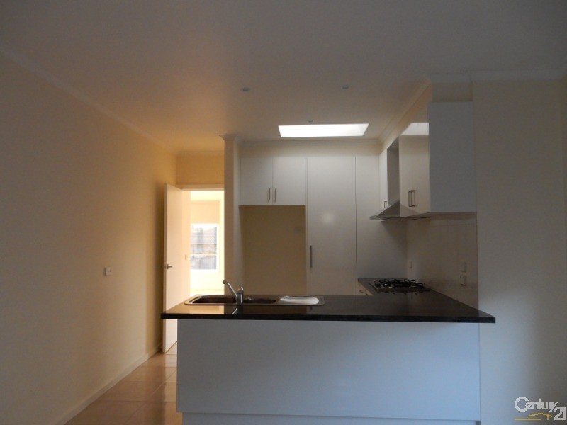 2 Strong Drive, Hampton Park VIC 3976