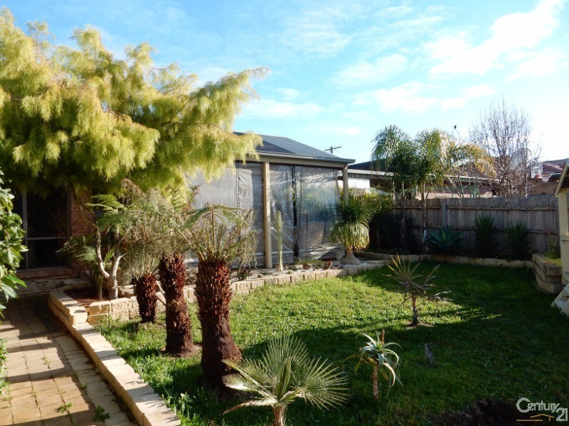 10 Lewisham Close, Hampton Park VIC 3976