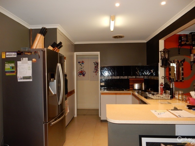 10 Lewisham Close, Hampton Park VIC 3976