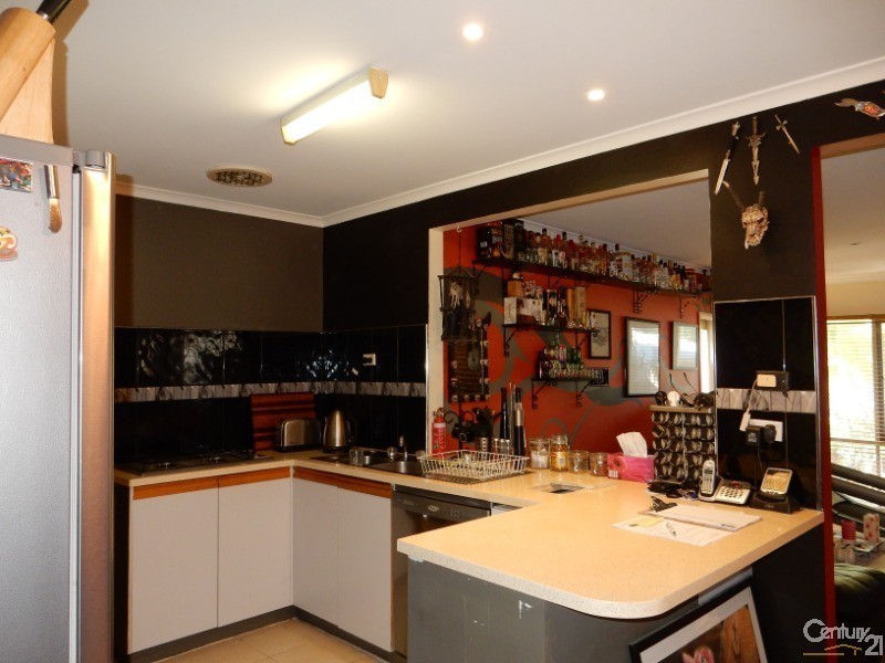 10 Lewisham Close, Hampton Park VIC 3976