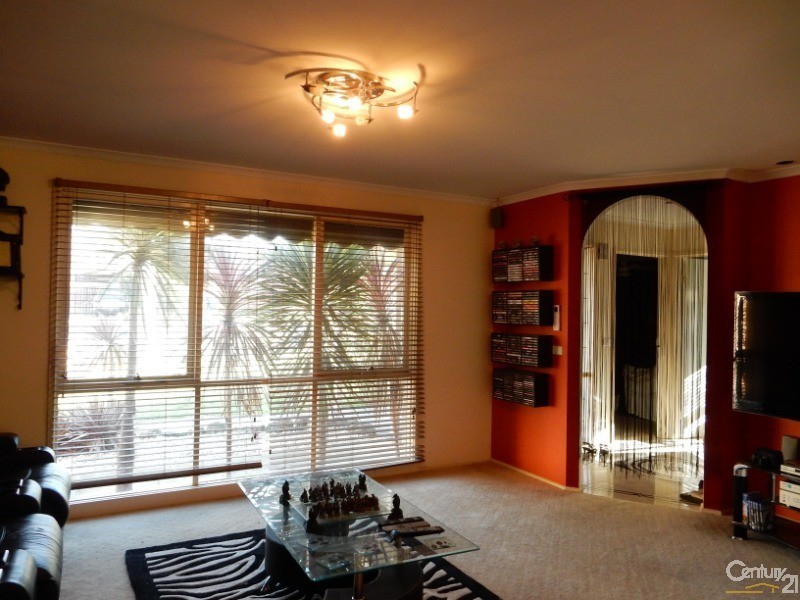 10 Lewisham Close, Hampton Park VIC 3976