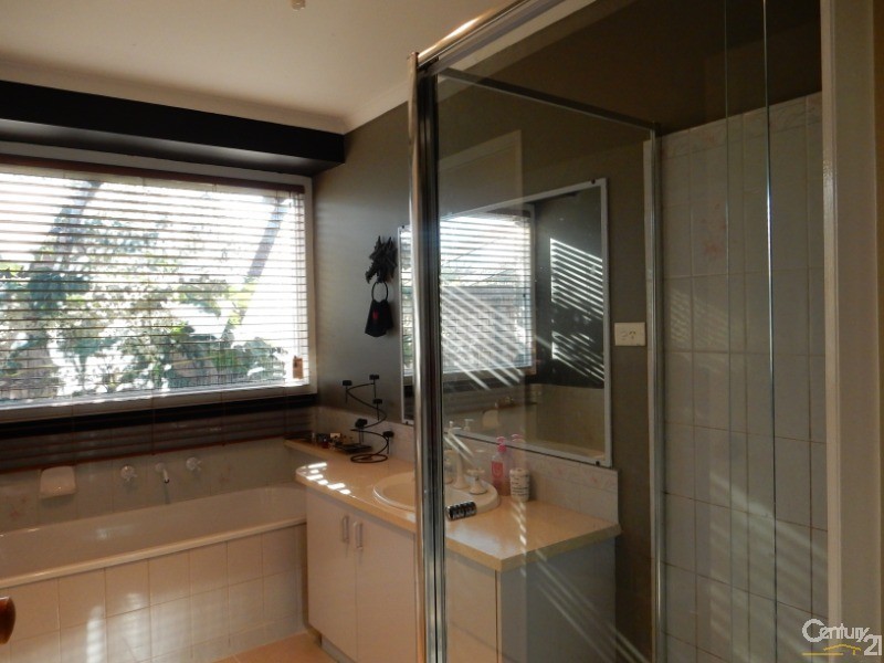 10 Lewisham Close, Hampton Park VIC 3976