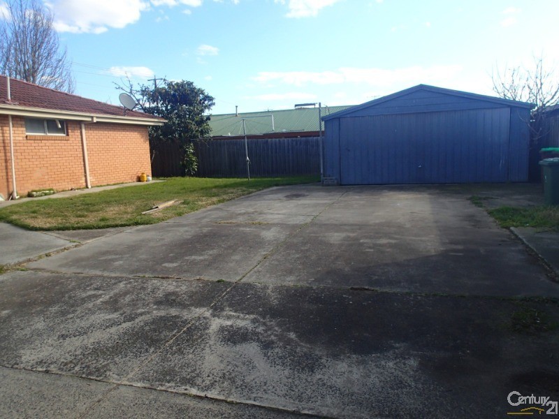 25 Somerville Road, Hampton Park VIC 3976