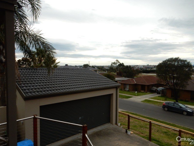 12 Blackwood Drive, Hampton Park VIC 3976