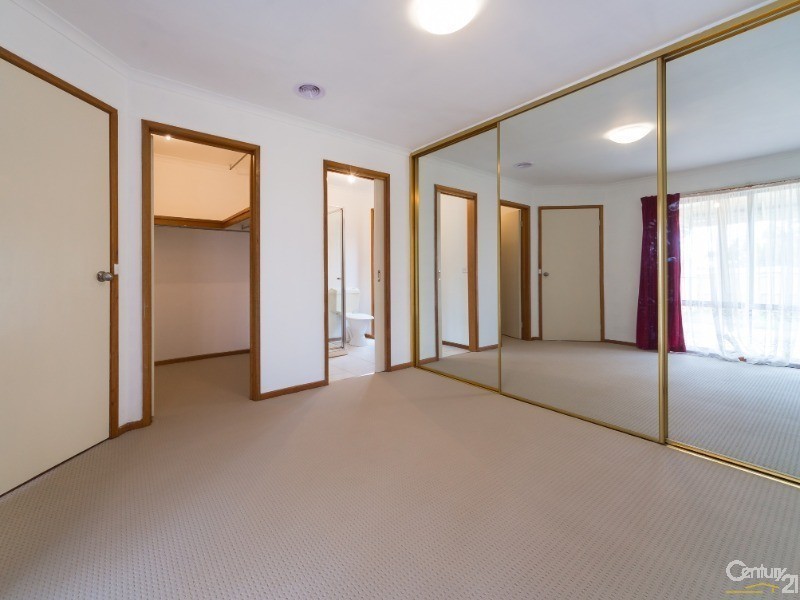 53 Michelle Drive, Hampton Park VIC 3976