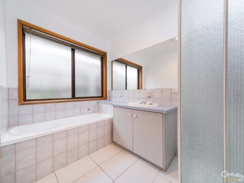 53 Michelle Drive, Hampton Park VIC 3976