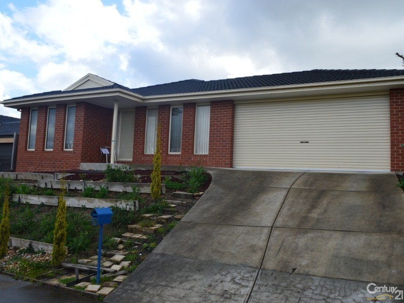 15 Tipperary Circuit, Pakenham VIC 3810