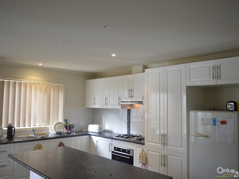 15 Tipperary Circuit, Pakenham VIC 3810