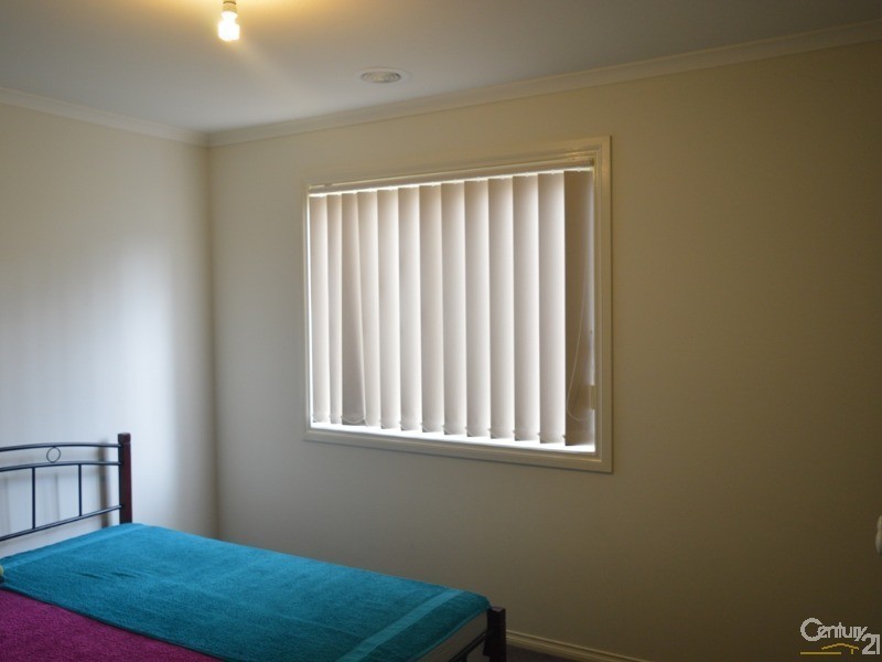 15 Tipperary Circuit, Pakenham VIC 3810