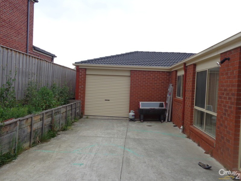 15 Tipperary Circuit, Pakenham VIC 3810