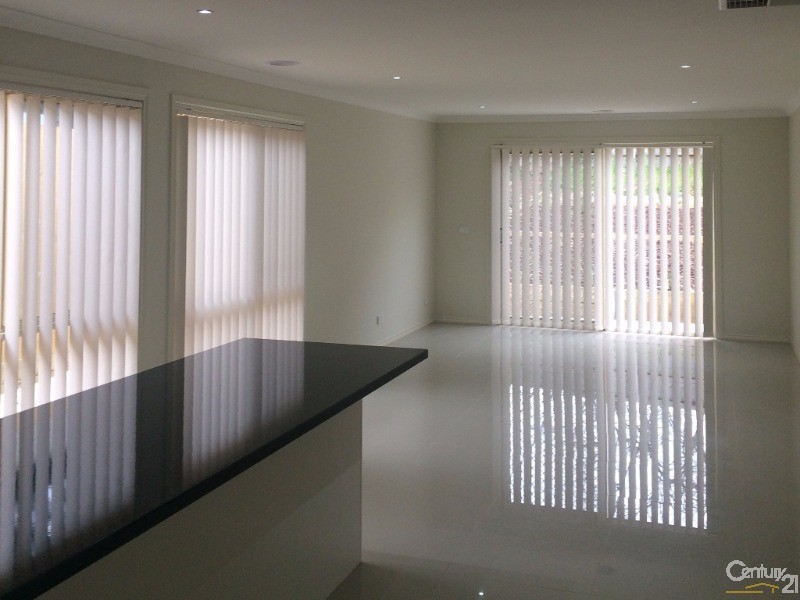 13 Penarie Place, Pakenham VIC 3810