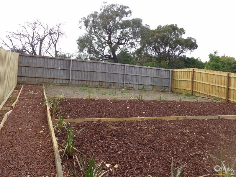 13 Penarie Place, Pakenham VIC 3810