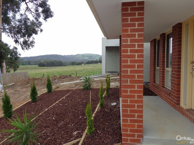 13 Penarie Place, Pakenham VIC 3810