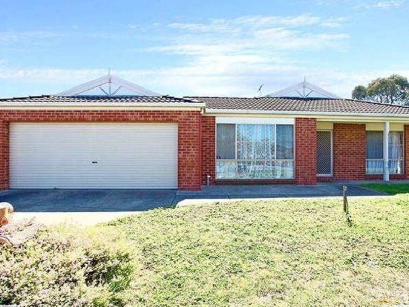 13 Summit Court, Hampton Park VIC 3976
