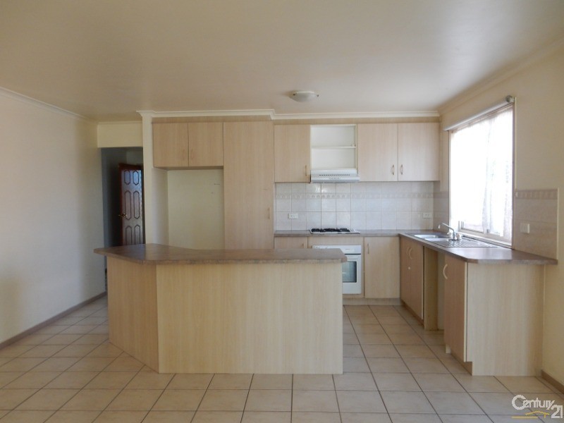 13 Summit Court, Hampton Park VIC 3976