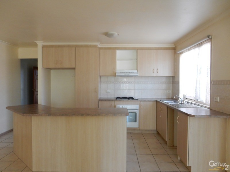 13 Summit Court, Hampton Park VIC 3976