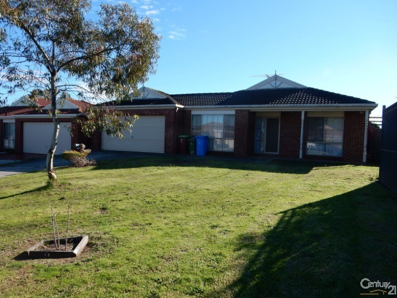 13 Summit Court, Hampton Park VIC 3976