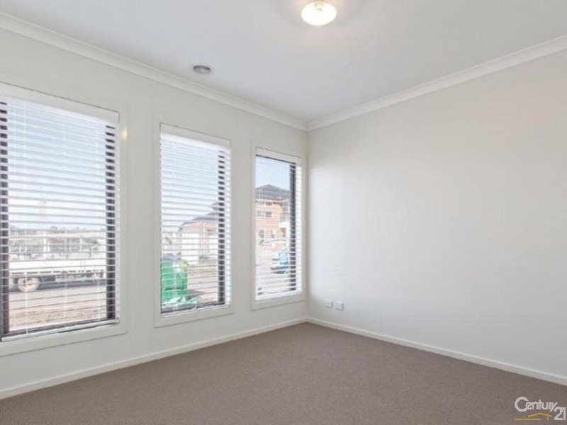 5 Waltzing Drive,, Lynbrook VIC 3975